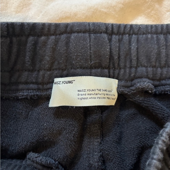 Maz Young streetwear sweatpants with cool graphics - Picture 9 of 10